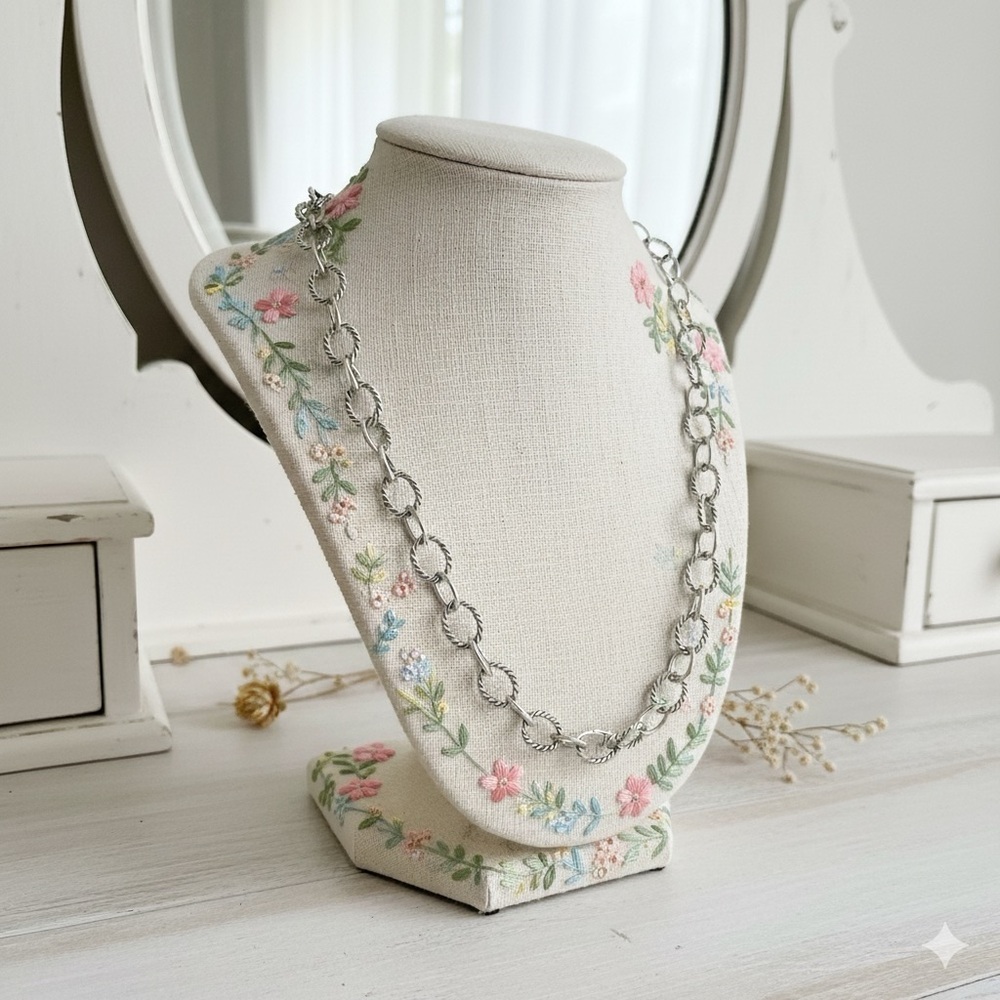 Scroll Silver Chain Necklace & Earrings Set 🤍